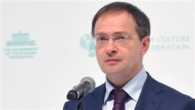 اتصال بين موسكو وكييف: ميدينسكي يقترح موعدًا جديدًا للمفاوضات ووقف إطلاق النار