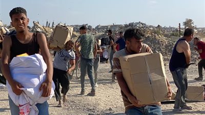 مجزرة الغذاء في غزة.. طلقات نارية وفوضى وشهداء في مركز توزيع المساعدات| صور