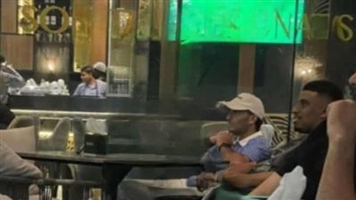 الجماهير هتفت فى المدرجات .. زيزو يتابع لقاء الأهلى وفاركو| صورة