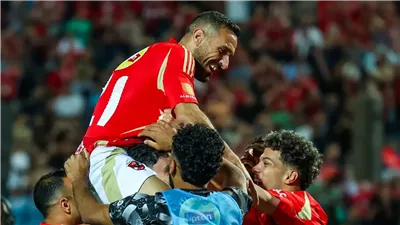 فاروق جعفر: دعم جماهير الأهلي لـ «علي معلول» أعاد تألقه.. فيديو 