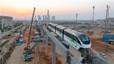 كامل الوزير: المونوريل يقل 80 ألف راكب في الساعة وسرعته 120 كم|فيديو 