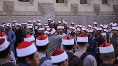 انطلاق امتحانات الثانوية الأزهرية 2025 للقسم العلمي بمادة القرآن والحديث.. صور