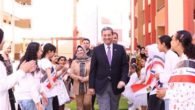 ممر شرفي طلابي في افتتاح مدرسة رفاعة الطهطاوي في دمياط 