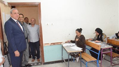 في أول أيام امتحانات الدبلومات الفنية.. محافظ الغربية يتابع اللجان