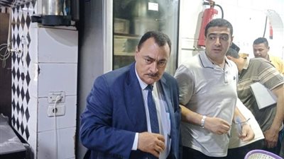 سي فود منتهي الصلاحية.. ضبط كمية من الجمبري غير صالح للاستخدام الآدمي بدمياط 