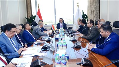 وزير التموين يجتمع برئيس شركة مطاحن لمتابعة خطة التطوير ورفع كفاءة التشغيل