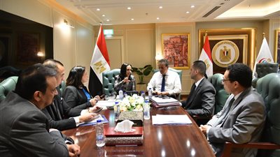وزير الصحة يناقش مع وزيرة التضامن الاجتماعي خطوات زيادة عدد فصول الحضانات 
