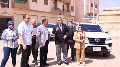 محافظ دمياط يتابع إخلاء 3 عقارات إيواء في رأس البر 