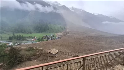 انهيار جليدي مدمر يبتلع قرية سويسرية بالكامل ويثير مخاوف من كارثة بيئية