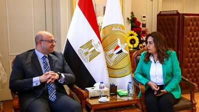   وزيرة التنمية المحلية تتابع مع محافظ بني سويف الموقف التنفيذي لـ حياة كريمة