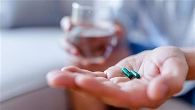 مخالفة شرعية.. دار الإفتاء تحذر من وصف الأدوية بغير الاختصاص