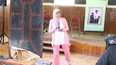 «قضايا المرأة» تقيم عرضًا مسرحيًا للتوعية بالصحة الإنجابية بالواحات البحرية