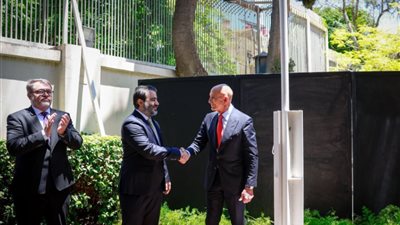 المبعوث الأمريكي بدمشق يؤكد إمكانية تحقيق السلام بين سوريا وإسرائيل