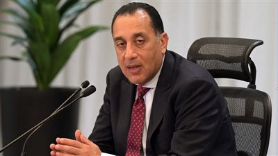 بحضور القيادات المعنية... رئيس الوزراء يتابع جهود توطين صناعة الحرير في مصر