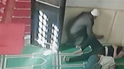 سرقة هاتف من مصلي داخل مسجد بالمنيا تثير استياء الأهالي 