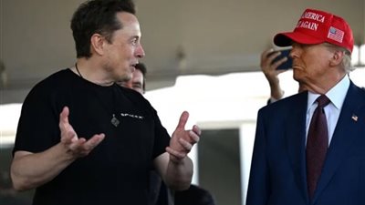 «التنحي وسيارة شاومي» .. صفعتين على وجه إيلون ماسك 