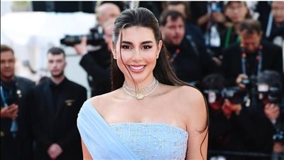 ياسمين صبري تكشف سر نضارة بشرتها بعد جلسات سكين بوستر .. 