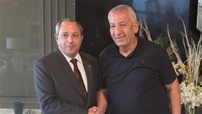 بعد لقاء مع المحافظ.. أبو علي يستجيب للجماهير ويبقى رئيسًا للنادي المصري