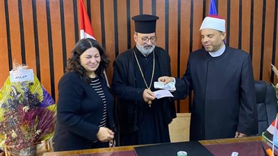 وحدة وطنية حقيقية.. كاهن يتبرع بصكوك الأضاحي لأوقاف دمياط