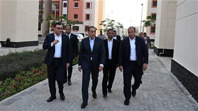 «مدبولى»: الرئيس السيسي يتابع بشكل دائم مشروعات الإسكان 