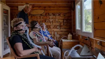 «هواء خلايا النحل»..علاج شعبي مثير للجدل يحارب الحساسية والصداع النصفي