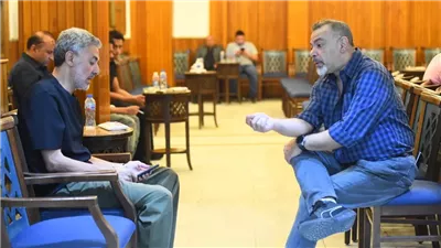 أحمد فهمي وفتحى عبدالوهاب وكزبرة .. فى عزاء والد السيناريست إياد صالح 