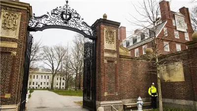 المحكمة الأمريكية تُجمّد قرار ترامب بمنع جامعة هارفارد من تسجيل الطلاب الأجانب