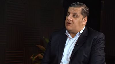 مصطفى زمزم : 