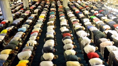 ما حكم إعادة صلاة الجمعة ظهرًا بعدها؟ الإفتاء توضح