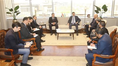 وزير الزراعة يبحث مع وفداً من أوزبكستان سبل التعاون 