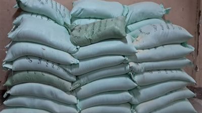 قبل بيعها بالسوق السوداء.. ضبط سيارة محملة بـ 7 أطنان دقيق بلدي مدعم