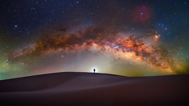 السماء في الصحراء