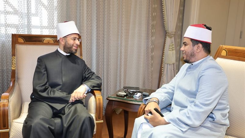 وزير الأوقاف والدكتور
