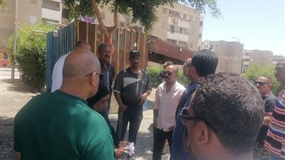 حملات مكثفة لإزالة التعديات على أملاك الدولة بحي عتاقة في السويس |صور