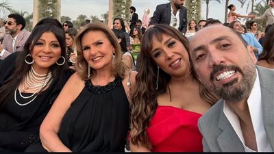 لحظات مميزة .. صور النجوم في حفل زفاف أمينة خليل على أحمد زعتر