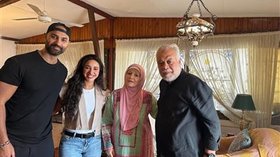 بحضور أشرف زكي وكريم فهمي.. آية سماحة تعتذر للفنانة مشيرة إسماعيل| صور