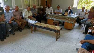 محافظ أسيوط يؤكد أهمية الإرشاد الزراعي والدعم الفني للمزارعين