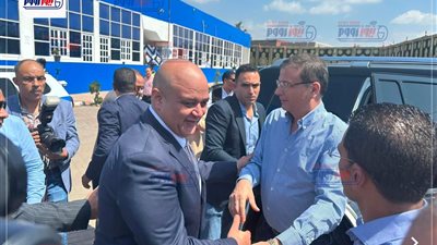 لتدشين مبادرة احلم 2.. وزير الزراعة يصل مصانع هيلثي بالشرقية 