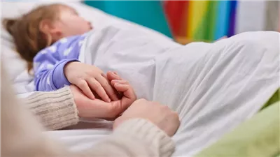 دراسة مفاجئة: حدس الأهل يتفوق على الأجهزة في اكتشاف أمراض الأطفال