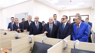وزير التعليم العالي يفتتح مركز الاختبارات الإلكتروني بـ «حقوق المنوفية»