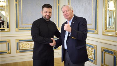 زيلينسكي يجدد دعوته لفرض عقوبات على آلة الحرب الروسية