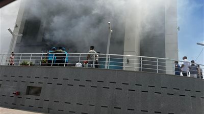 خسائر بالملايين.. حريق هائل يلتهم أحد محلات فاليو مول بمدينة الشروق