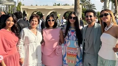 لبلبة تهنئ الفنانة أمينة خليل بحفل زفافها على المصور أحمد زعتر