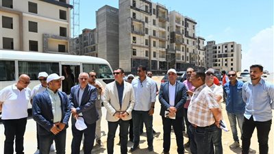 وزير الإسكان يتفقد سكن لكل المصريين والمدينة التراثية بمدينة العلمين الجديدة