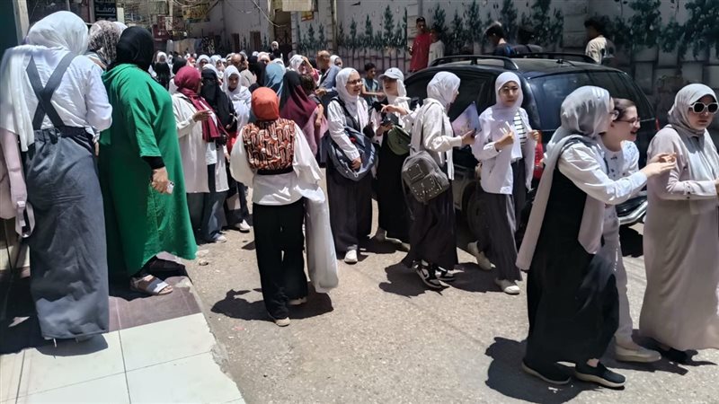 الطلاب وخروج اللجان
