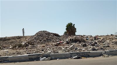 محافظ أسيوط: رفع 150 طنا مخلفات وقمامة متراكمة منذ سنوات بطريق المعصرة