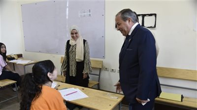 محافظ بورسعيد يتابع سير وانتظام امتحانات «الشهادة الإعدادية» 