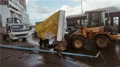 سقوط أعمدة إنارة وعقارات.. الحكومة توضح خسائر عاصفة الإسكندرية