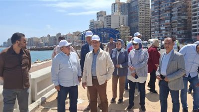 رئيس الجهاز المركزي للتعمير يتفقد مشروعات الطرق وتوسعة كورنيش الإسكندرية