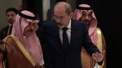 وزير الخارجية السعودي يصل الأردن لحضور اجتماع وزاري بشأن حرب غزة